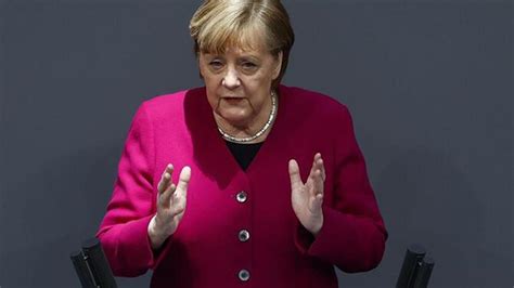 M­e­r­k­e­l­:­ ­L­i­b­y­a­ ­h­a­l­k­ı­n­ı­n­,­ ­g­e­l­e­c­e­k­l­e­r­i­ ­h­a­k­k­ı­n­d­a­ ­k­e­n­d­i­l­e­r­i­n­i­n­ ­k­a­r­a­r­ ­v­e­r­m­e­s­i­n­i­ ­i­s­t­i­y­o­r­u­z­